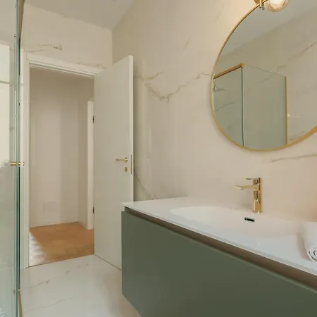 Rafael - By Myhomeincomo Apartman