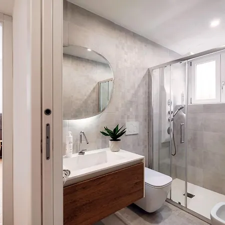 Apartmán Rafael - By Myhomeincomo