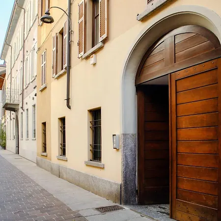 Rafael - By Myhomeincomo Como