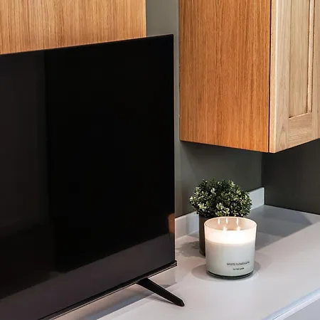 Rafael - By Myhomeincomo Lägenhet