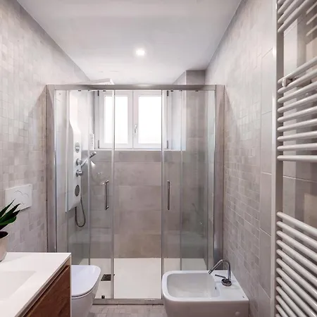 Apartment Rafael - By Myhomeincomo Como