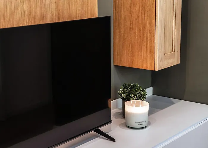 Rafael - By Myhomeincomo דירה