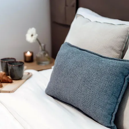 Rafael - By Myhomeincomo